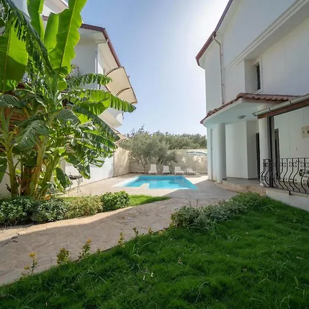 Fethiye Oeluedeniz'De Muestakil Havuzlu Dag Manzarali Tripleks Villa A3 Vila *