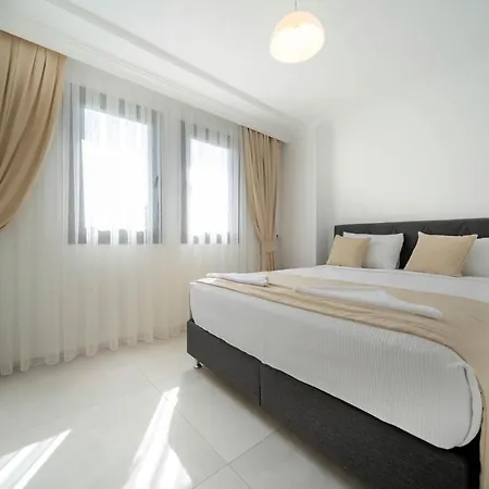 Fethiye Oeluedeniz'De Muestakil Havuzlu Dag Manzarali Tripleks Villa A3 Vila