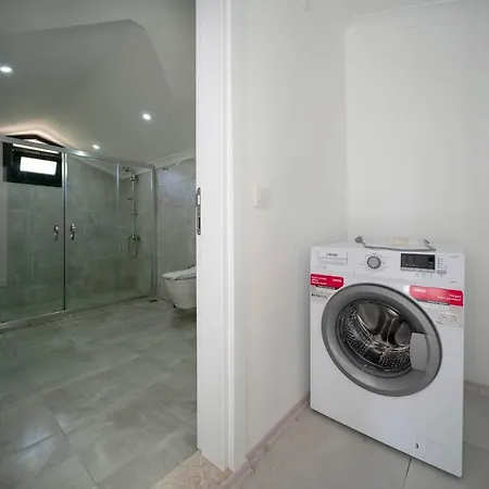 Vila Fethiye Oeluedeniz'De Muestakil Havuzlu Dag Manzarali Tripleks Villa A3