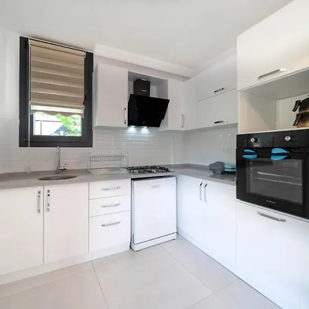 Fethiye Oeluedeniz'De Muestakil Havuzlu Dag Manzarali Tripleks Villa A3 Vila *