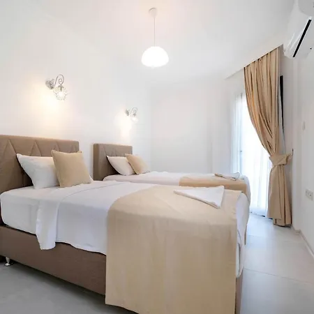 Fethiye Oeluedeniz'De Muestakil Havuzlu Dag Manzarali Tripleks Villa A3 Vila